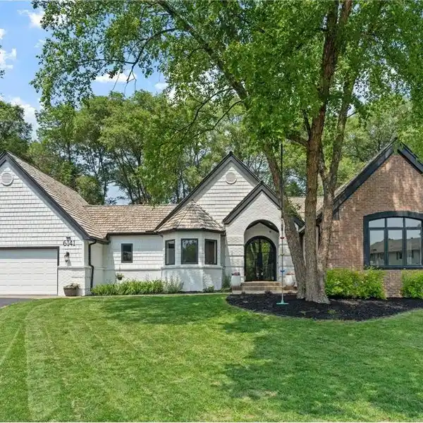 BEAUTIFULLY UPDATED HOME AT THE END OF A CUL-DE-SAC