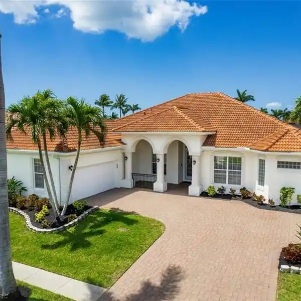 WATERFRONT LIVING AT ITS FINEST IN CATALPA COVE
