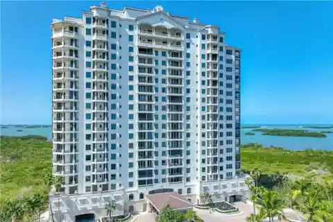 Completely and Meticulously Renovated Unit