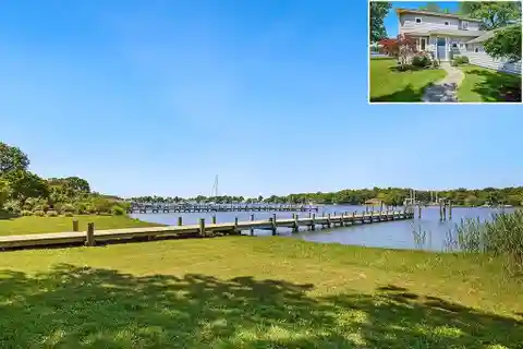 Modern Waterfront Living in Arundel-on-the-bay