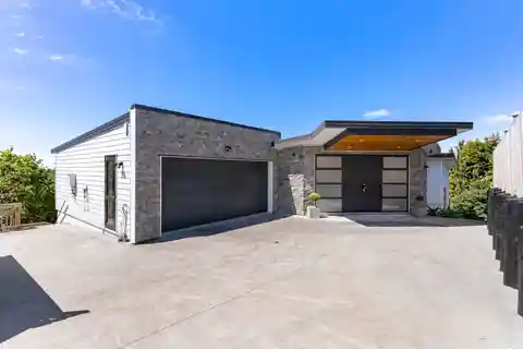 Extraordinary Coastal Estate Offers Lifestyle of Pure Luxury