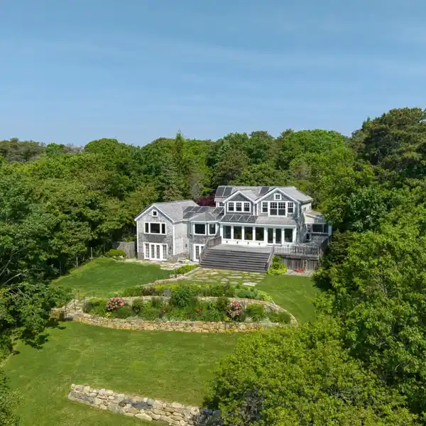 WATERFRONT RETREAT WITH PANORAMIC VIEWS AND PRIVATE BEACH