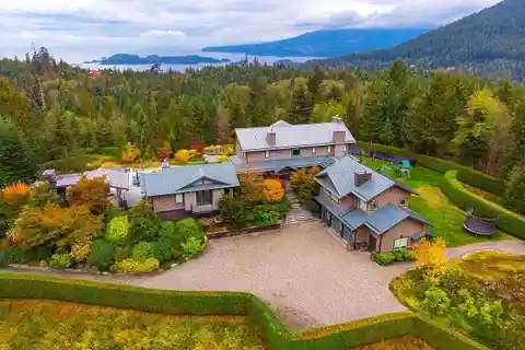 An Unmatched Bowen Island Experience