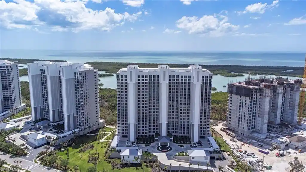 Brand-new Luxury Condominium