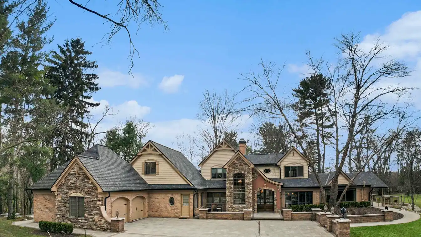 Magnificent Four-acre Country Estate
