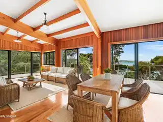 Private Estate with Triple-Dwelling Versatility