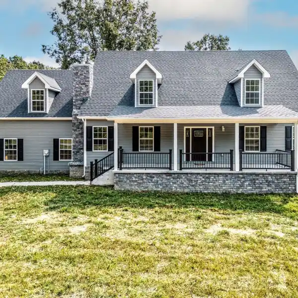 NEW CUSTOM HOME ON 30 ACRES