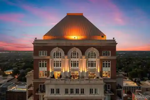 Extraordinary Full-Floor Penthouse