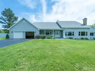 Expansive Country Retreat