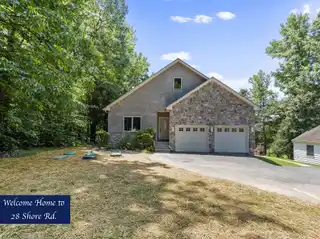 Private Waterfront Rancher