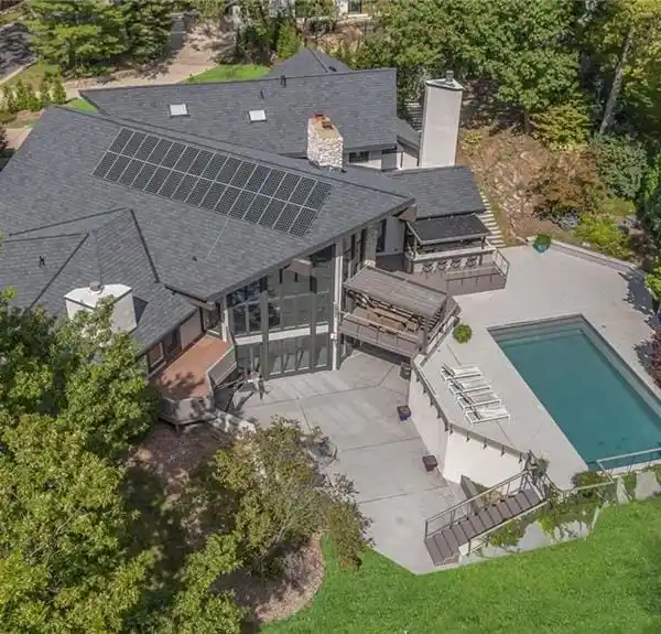 INCREDIBLE CONTEMPORARY HOME IN THE POINT
