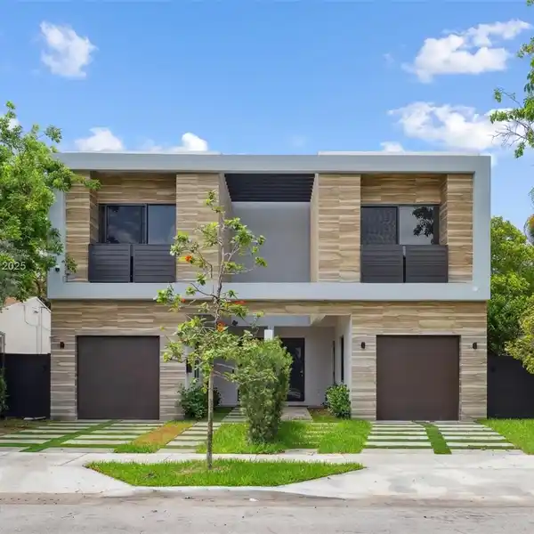 NEW URBAN VILLA