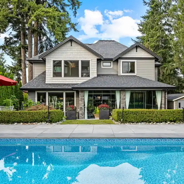 EXCEPTIONAL CUSTOM-BUILT FAMILY RESIDENCE