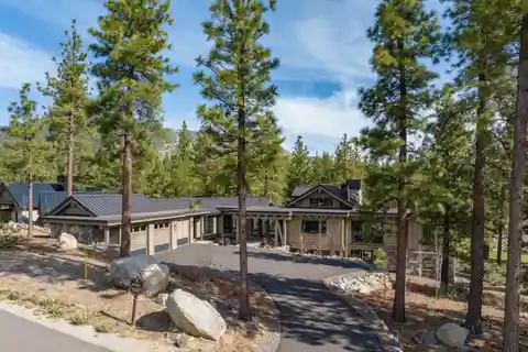 Mountain Retreat Designed for Luxury and Adventure