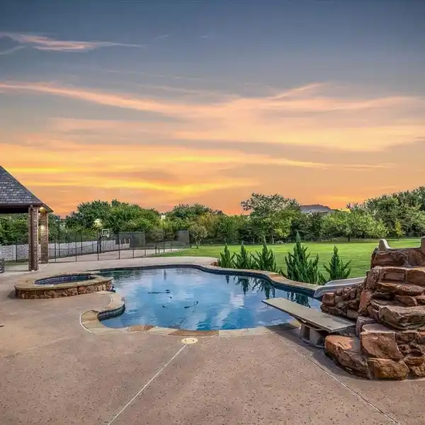 ARCHITECTURAL ARTISTRY WITH MODERN CONVENIENCE IN BELLA FLORA