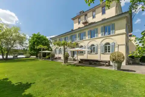 Completely Renovated Villa in a Lush Setting