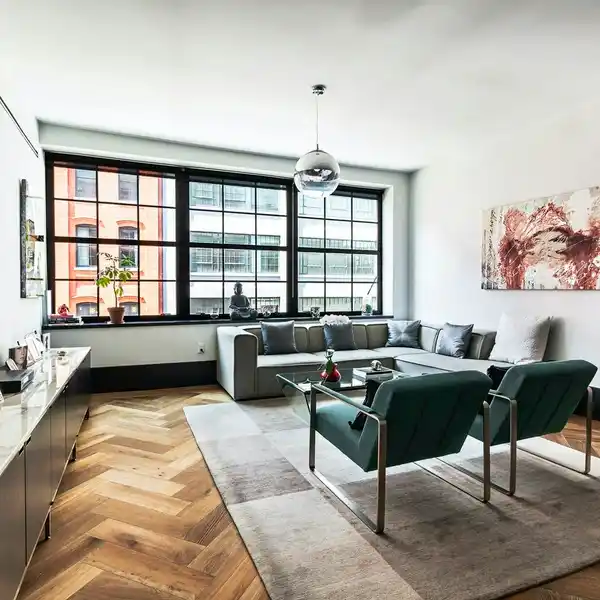 SPACIOUS LOFT WITH A GREAT LAYOUT