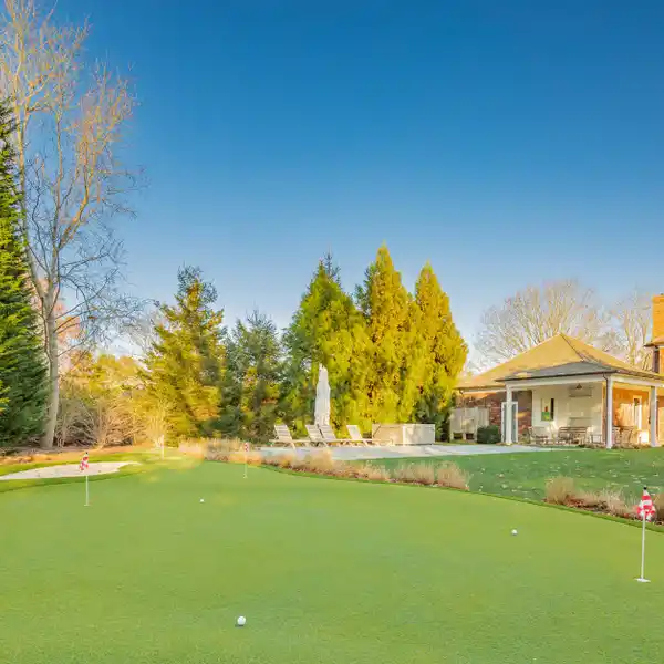 BRAND NEW AND STYLISH EAST HAMPTON RENTAL