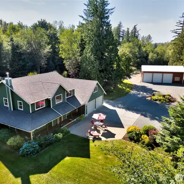 PEACEFUL FIVE-ACRE RETREAT