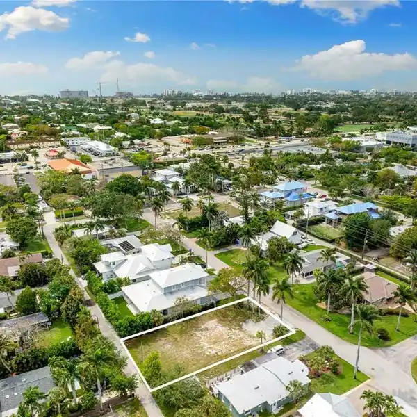 LUXURY NAPLES LOT READY FOR CUSTOM HOME DESIGN