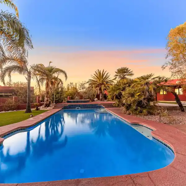 UNIQUE PROPERTY BLENDING ELEGANCE AND COMFORT