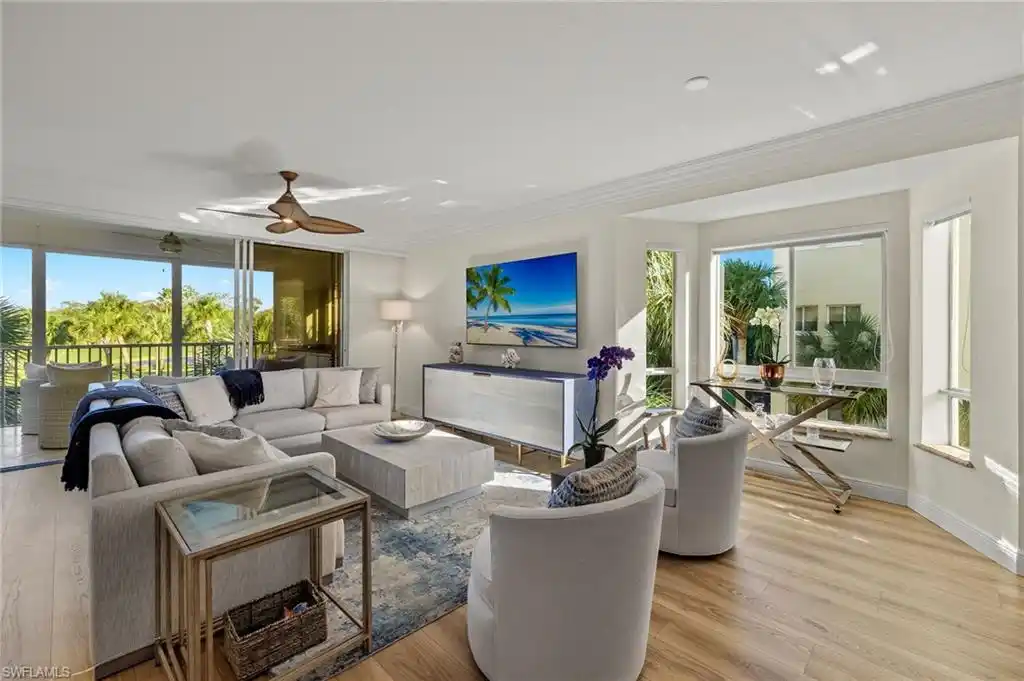 Three Bedroom End Unit in Pebble Creek