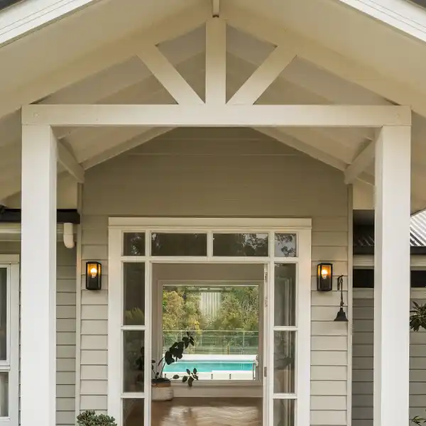 IMMACULATE HOME IN A PARADISE SETTING