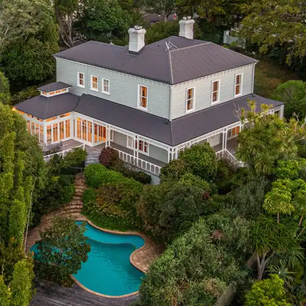 GLENHOLM - AN ELEGANT REMUERA RESIDENCE