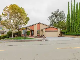 Hayward Haven with Stunning Scenic Views