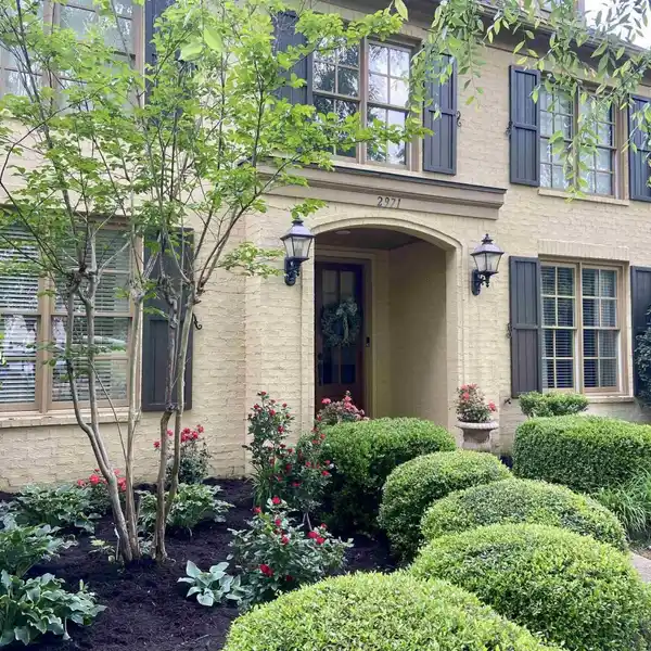 BEAUTIFUL HOME IN BRENTWOOD CREEK
