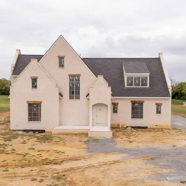 NEW CUSTOM HOME IN EXCLUSIVE EASTMAN'S PRESERVE