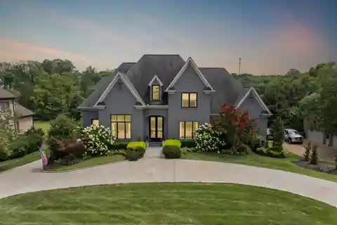 Classic Meets Modern in Multigenerational Haven