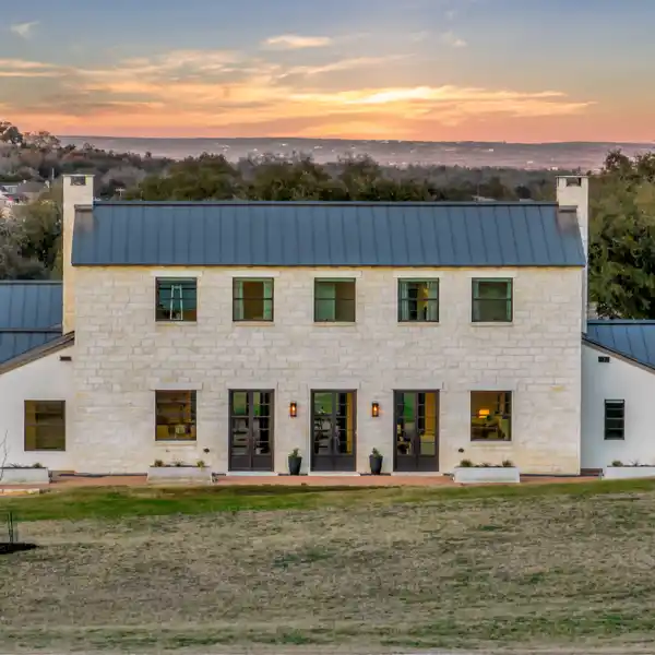 MODERN FARMHOUSE IN THE TEXAS HILL COUNTRY