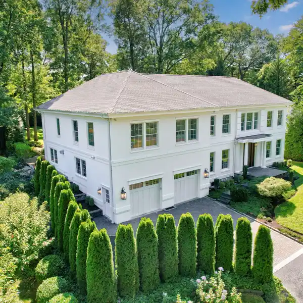 THOUGHTFULLY DESIGNED NEWLY BUILT CUSTOM HOME