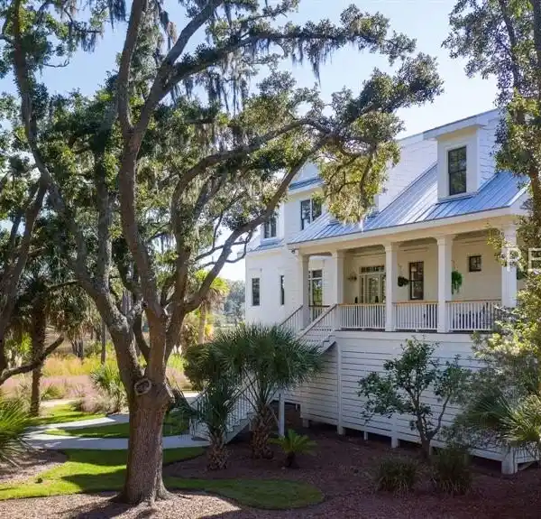 NATURE'S BEAUTY, REFINED LUXURY, AND AUTHENTIC ISLAND LIVING