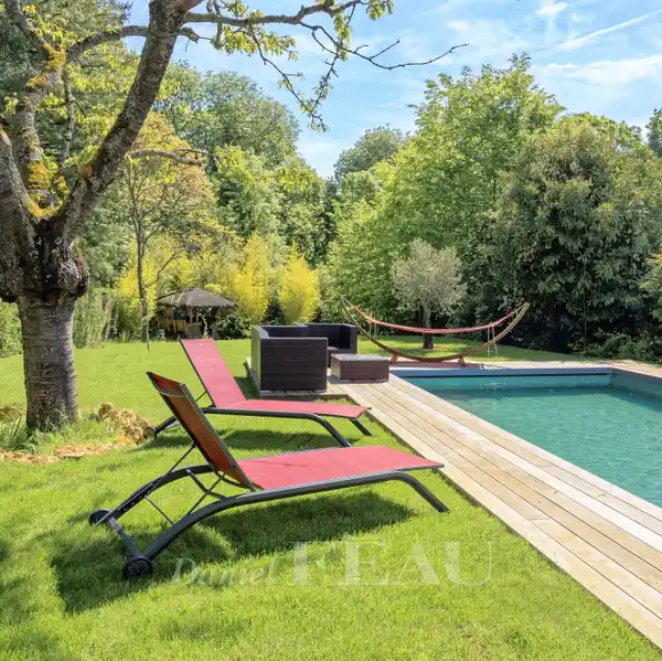 TASTEFULLY RENOVATED PROPERTY IN A SOUGHT-AFTER LOCATION