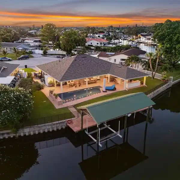 WATERFRONT LUXURY WITH ALL THE BELLS AND WHISTLES