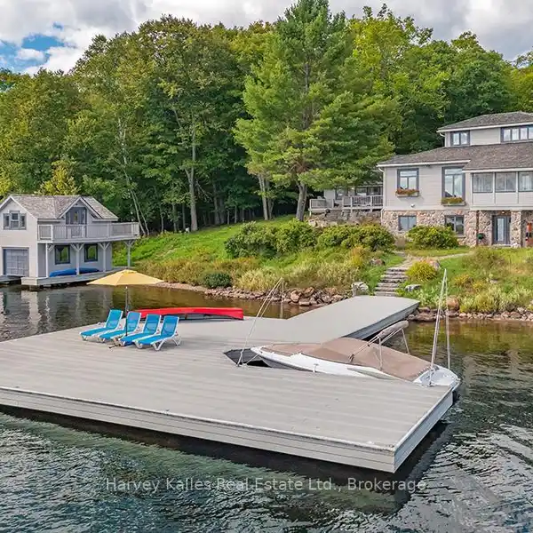 UNPARALLELED LAKESIDE LIVING