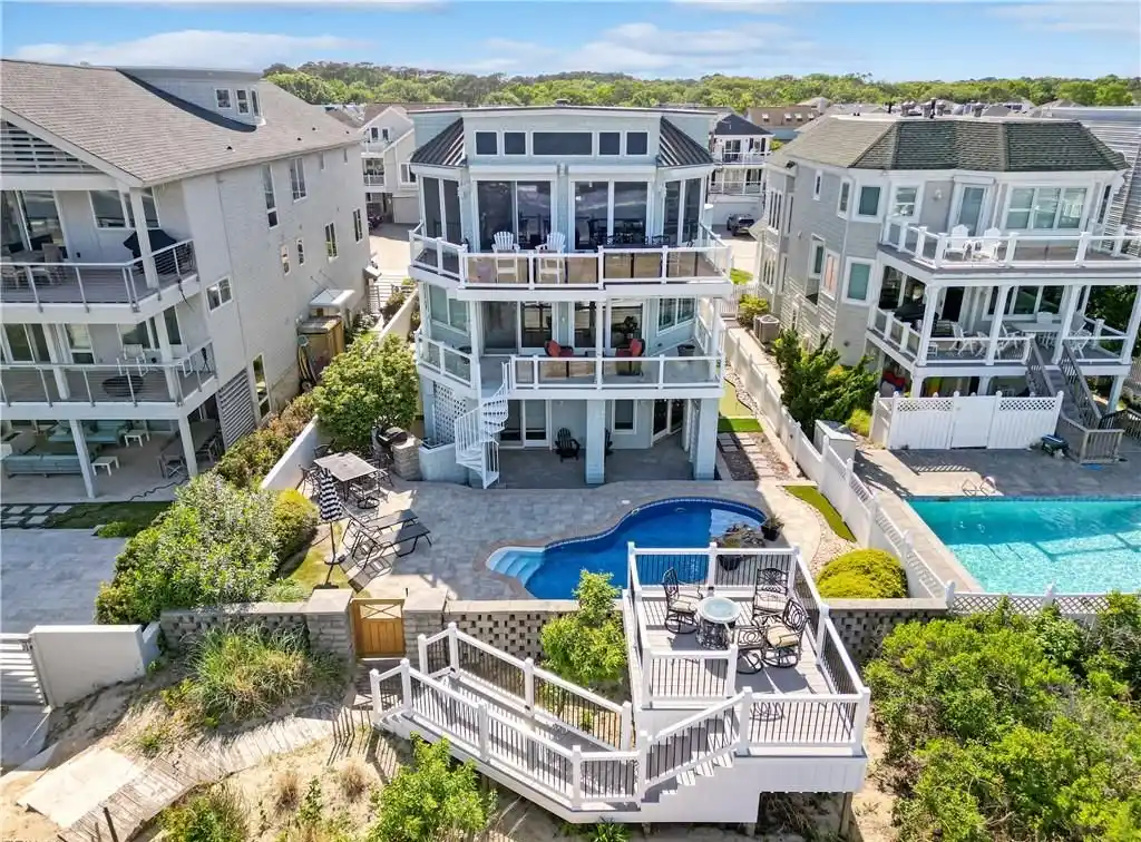 Oceanfront Luxury Living in Croatan