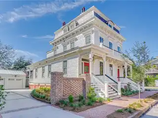 Elegant 19th-Century and Modern Architectural Jewel with Elevator