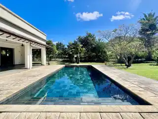 Rivière Noire Villa with Panoramic Mountain Views