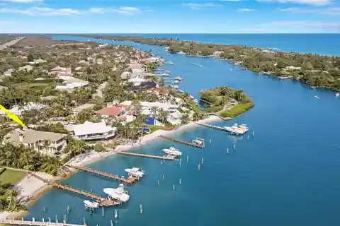 Spectacular Direct Intracoastal Home