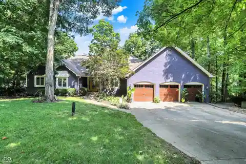 Masthead Waterfront Paradise