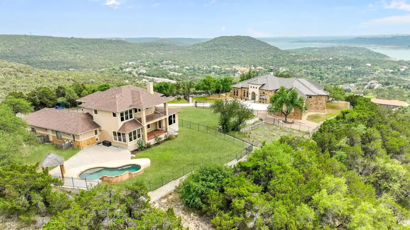 Ultimate Blend of Space and Privacy
