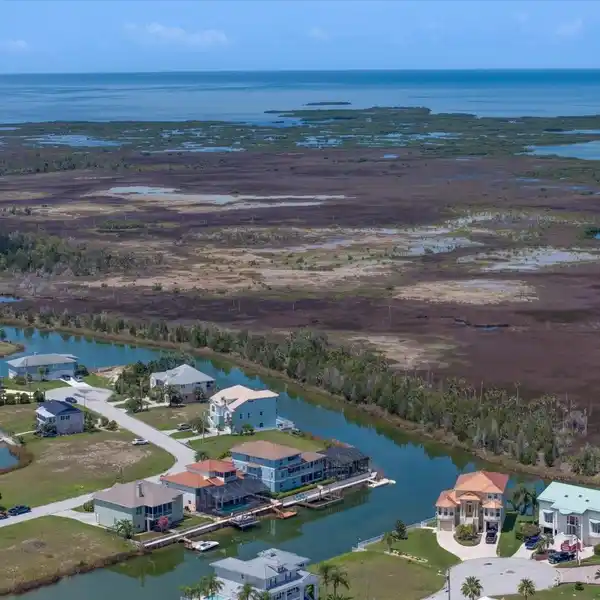 FLORIDA WATERFRONT LIVING AT ITS FINEST ON THE NATURE COAST