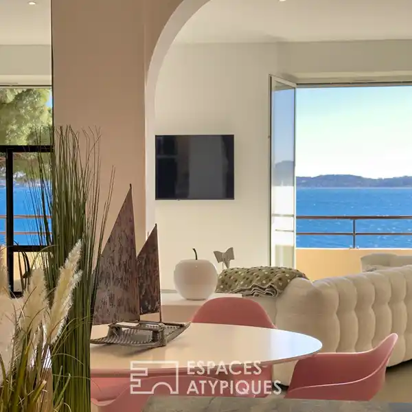 CONTEMPORARY APARTMENT WITH A SEA VIEW BALCONY