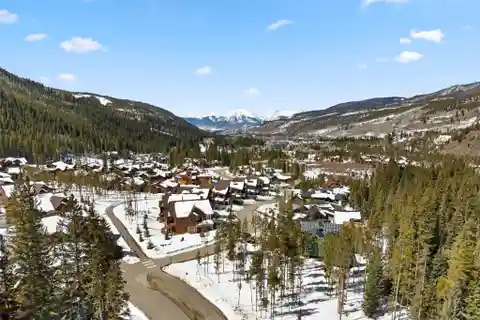 Expansive Twenty Acre Land Parcel in Keystone