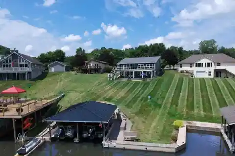 Private Lakefront Escape