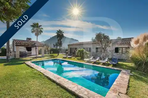 Expansive Luxury Estate in Alcudia