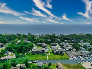 Beautiful End Unit Rental in a Newly Built Waterfront Community